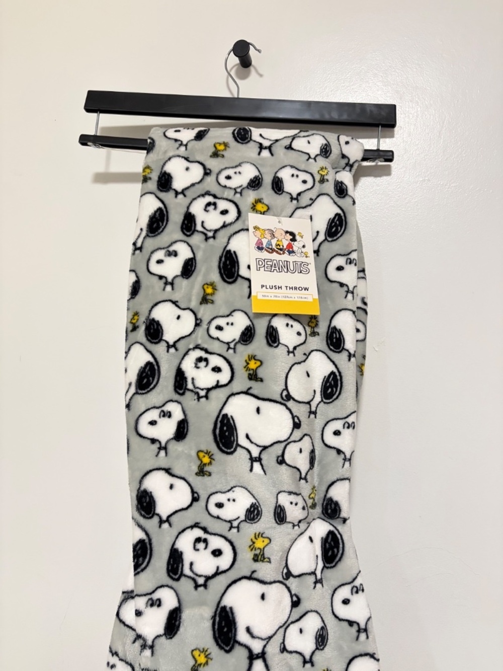 Peanuts Snoopy with Paw Print Throw Blanket. Peach 50"X70"